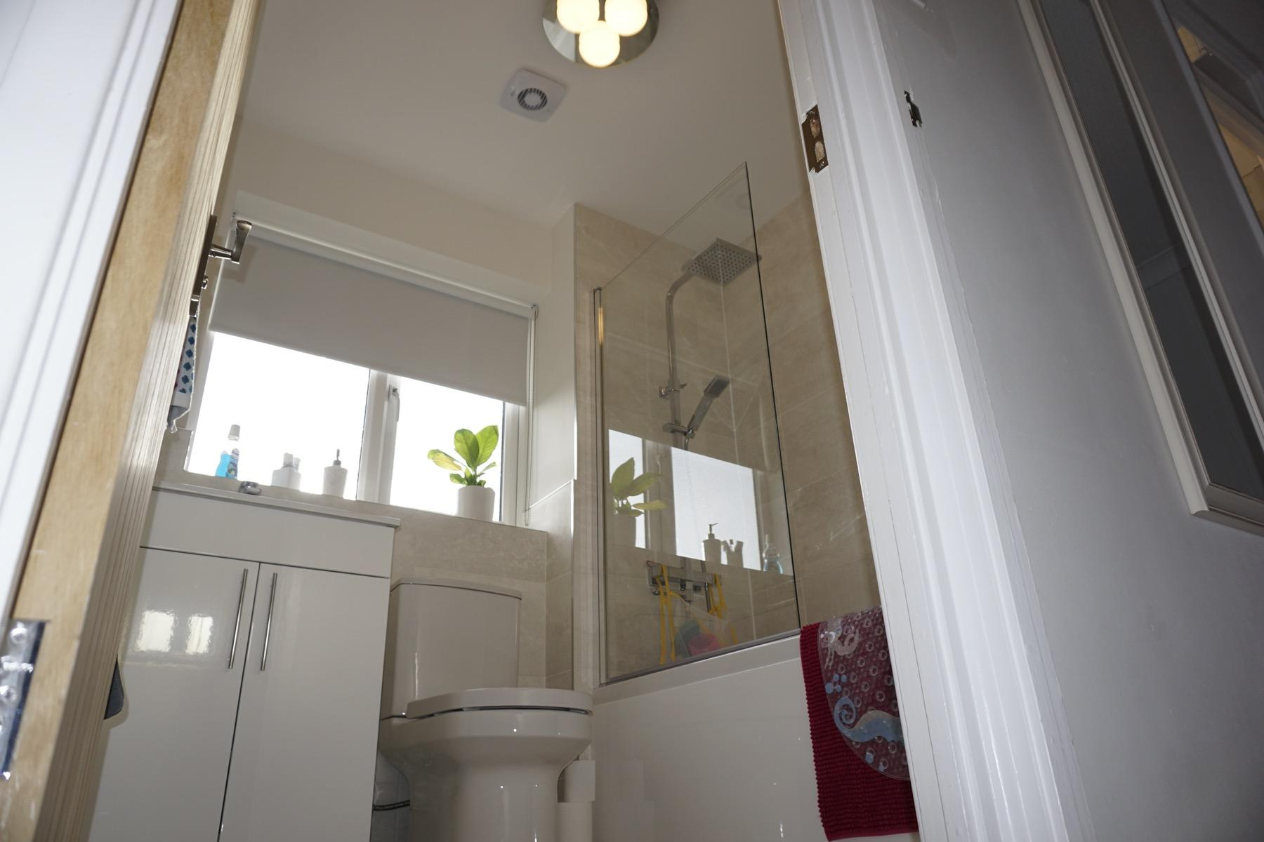 Master bathroom cloakroom and en-suite renovation in Newport Pagnell - Image 1