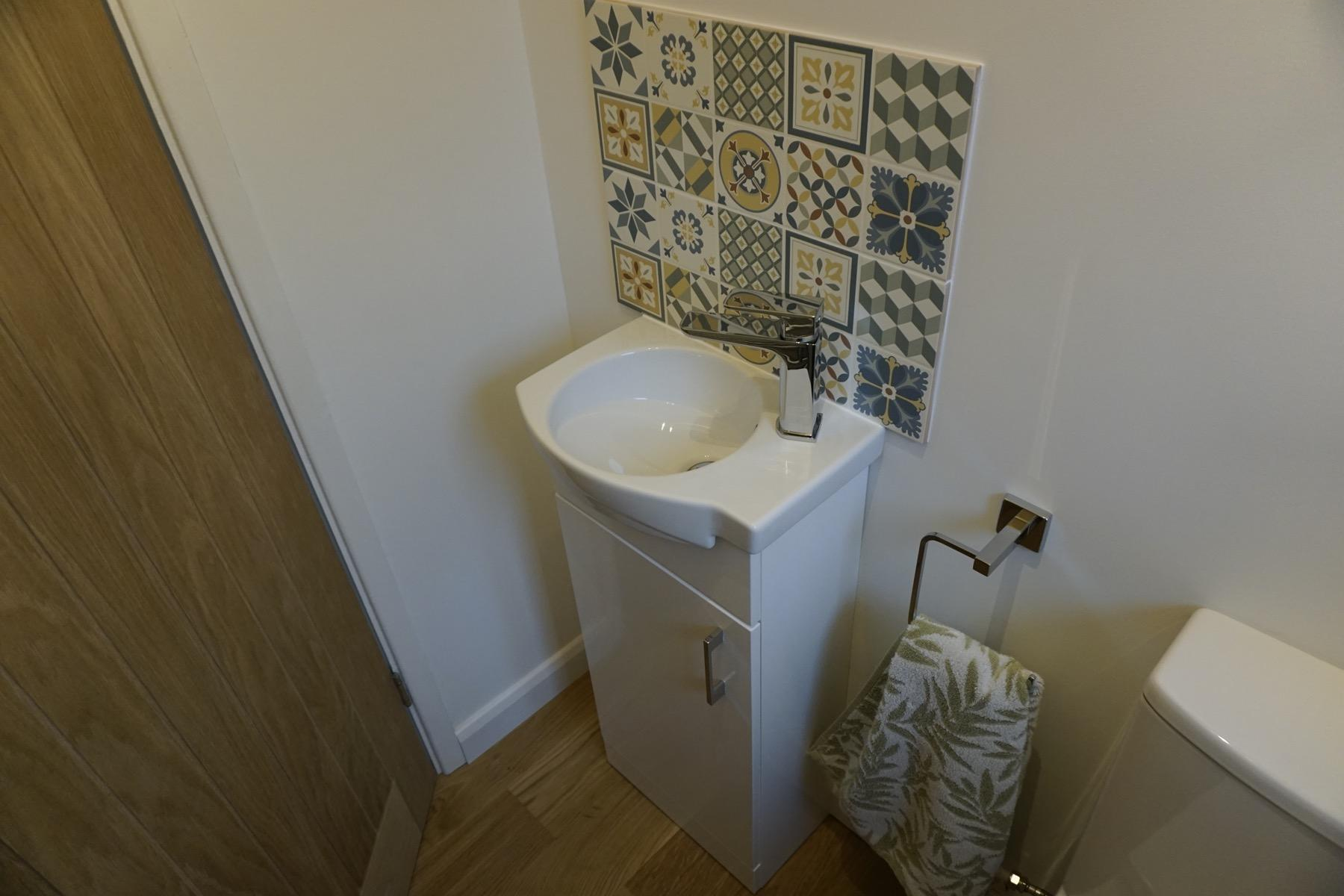 Master bathroom cloakroom and en-suite renovation in Newport Pagnell - Image 2