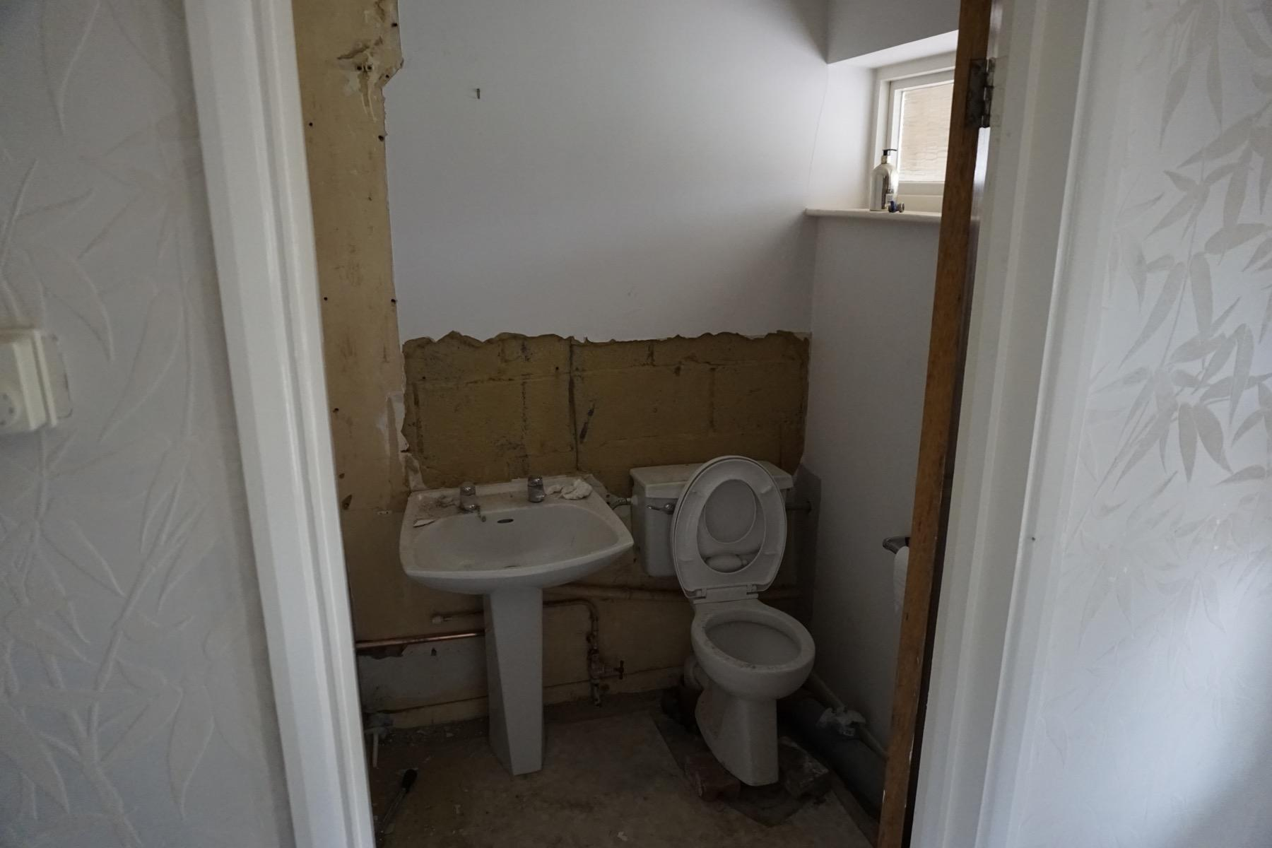 Master bathroom cloakroom and en-suite remodelling in Bedford - Image 1