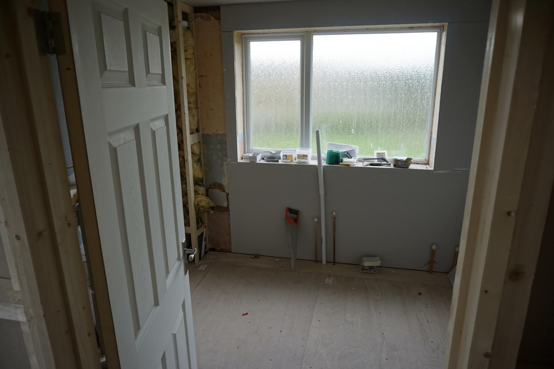 Master bathroom cloakroom and en-suite remodelling in Bedford - Image 5