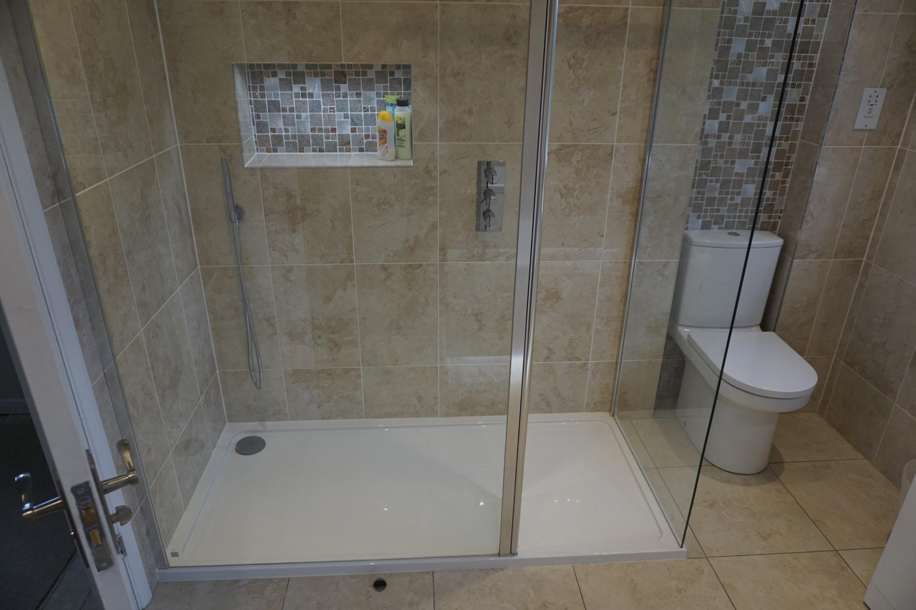 Master bathroom cloakroom and en-suite remodelling in Bedford - Image 9
