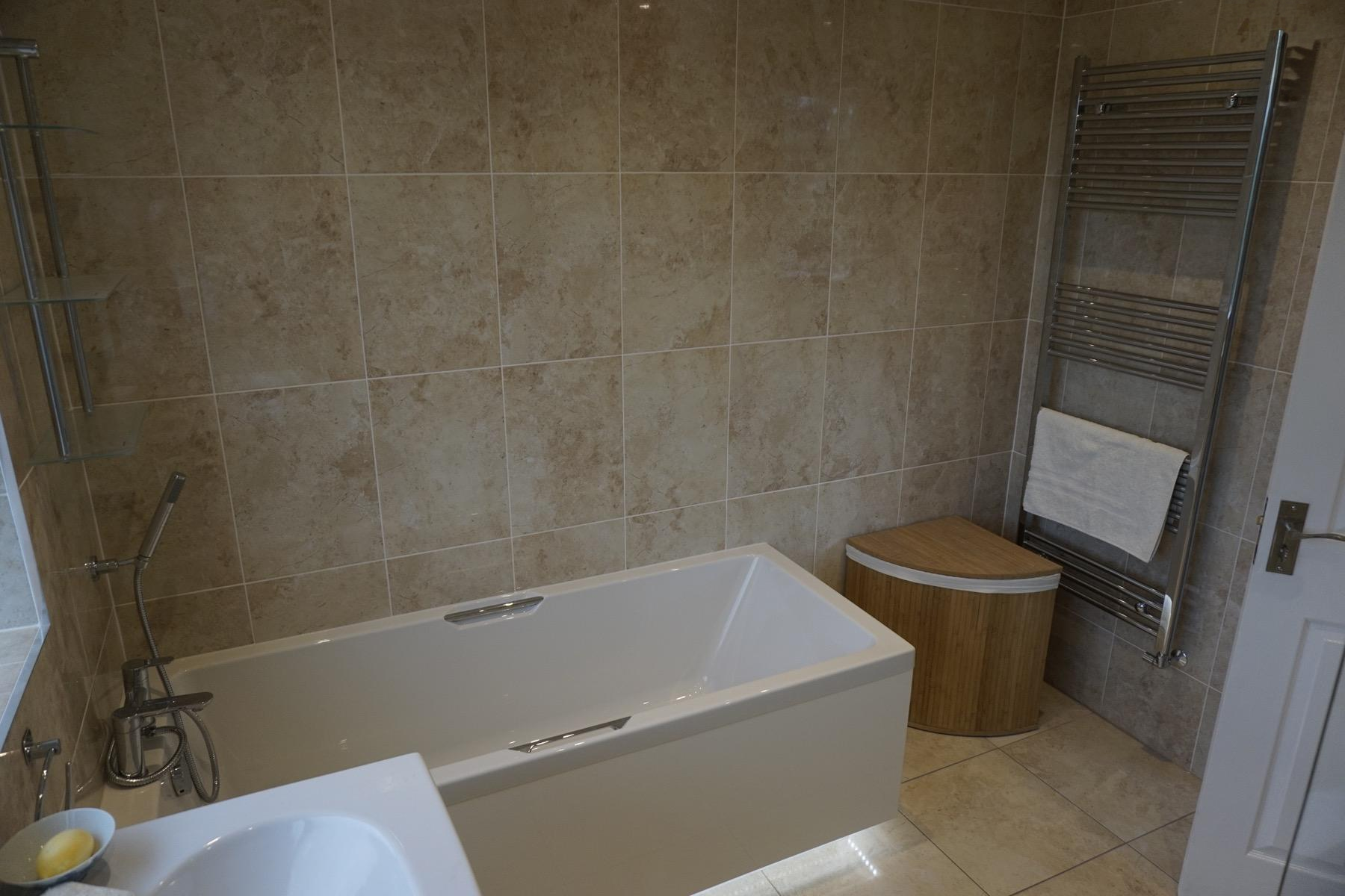 Master bathroom cloakroom and en-suite remodelling in Bedford - Image 15