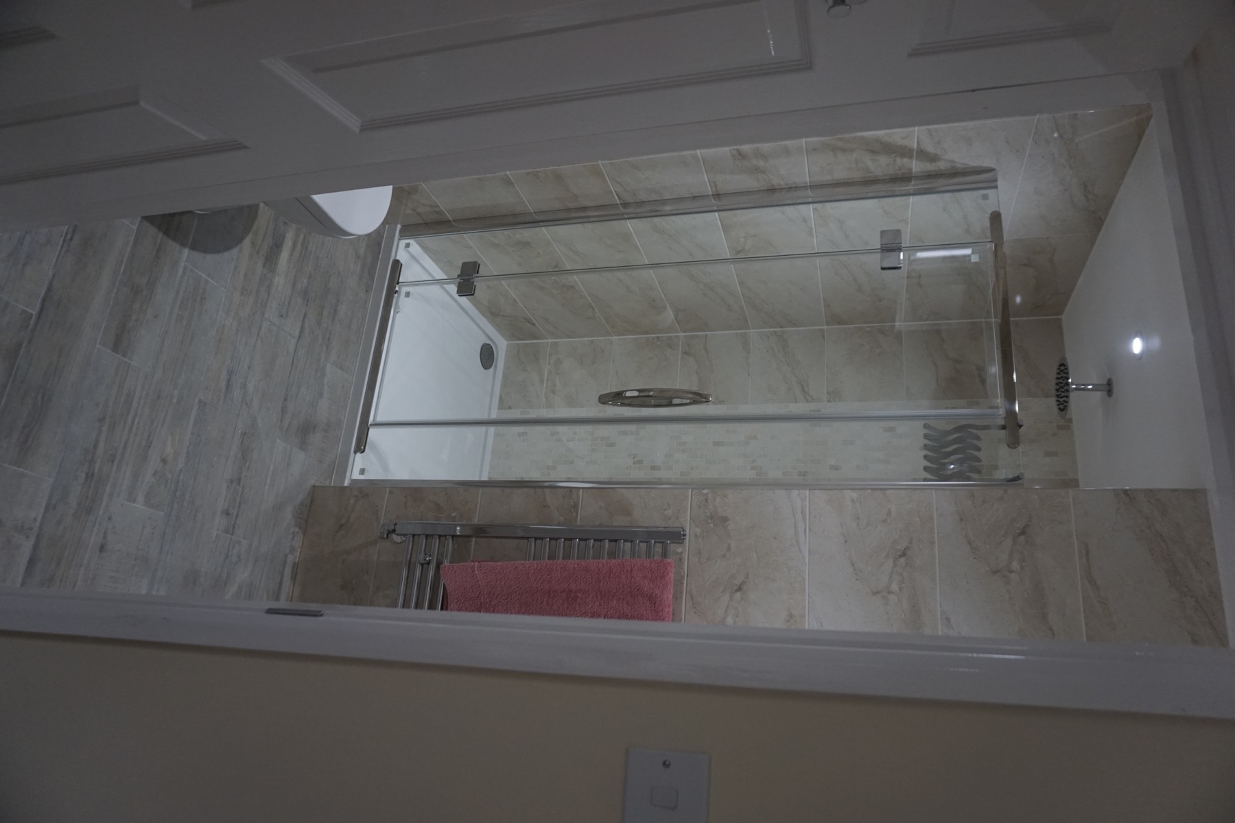 Master bathroom cloakroom and en-suite remodelling in Bedford - Image 16