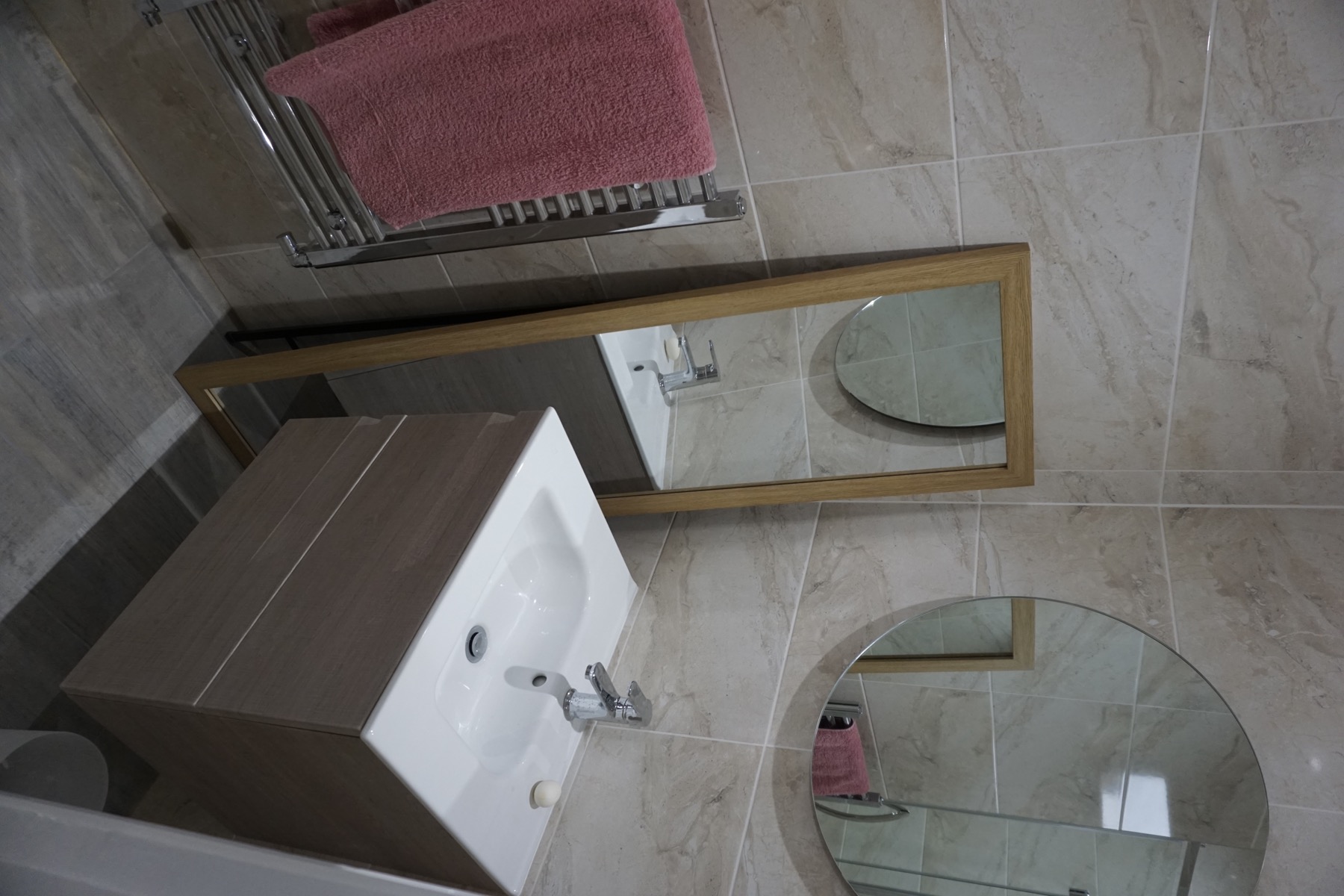 Master bathroom cloakroom and en-suite remodelling in Bedford - Image 17