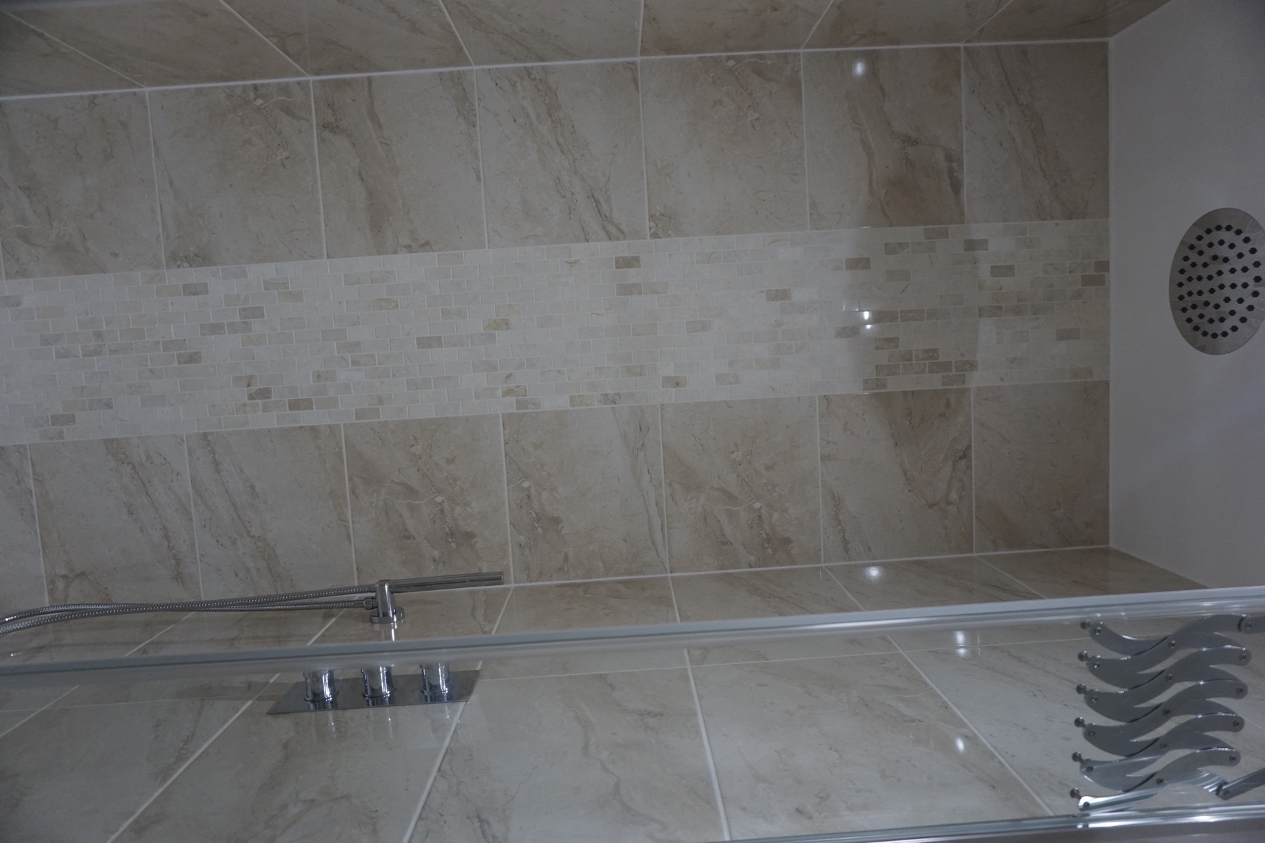 Master bathroom cloakroom and en-suite remodelling in Bedford - Image 19