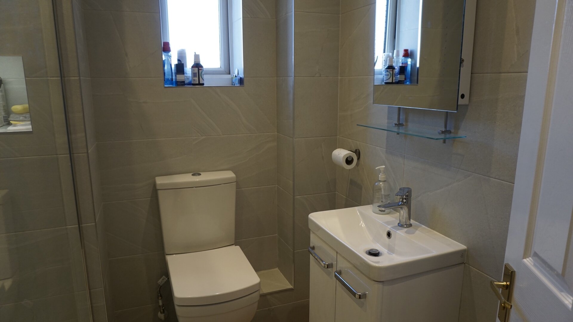 En-suite installation as a part of garage conversion - Image 9