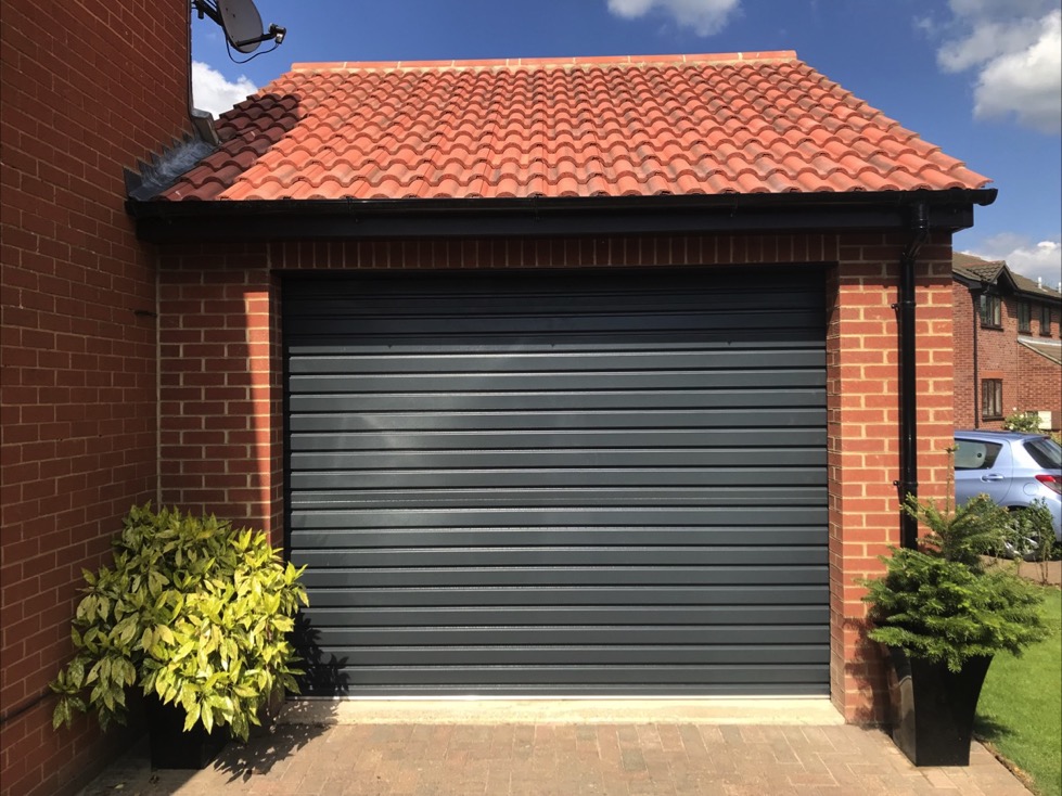 Building Garage in Newport Pagnell